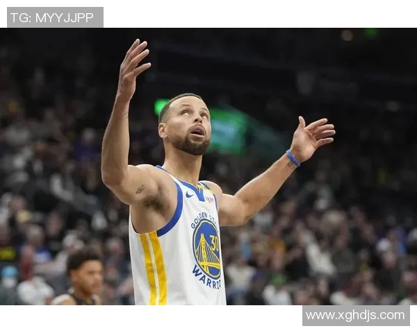 这算加班！库里首节剩9秒被换上 轰进中圈超远三分！