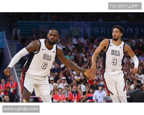 詹姆斯：能和这群年轻人一起打球充满乐趣，我努力不落下风